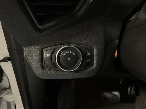 Used 2019 Ford Escape SE image 25