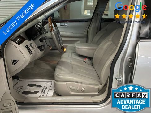 Used 2009 Cadillac DTS w/ Trunk Convenience Package FWD image 10