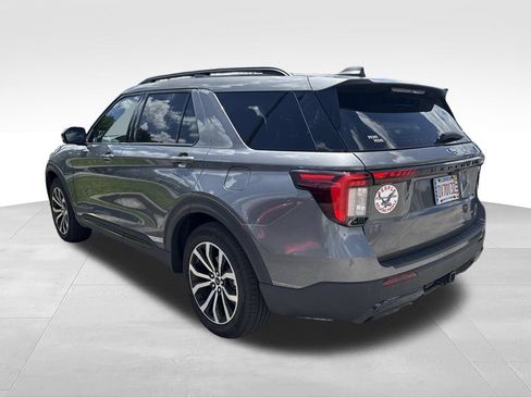 Used 2025 Ford Explorer ST-Line w/ Premium Package RWD image 3
