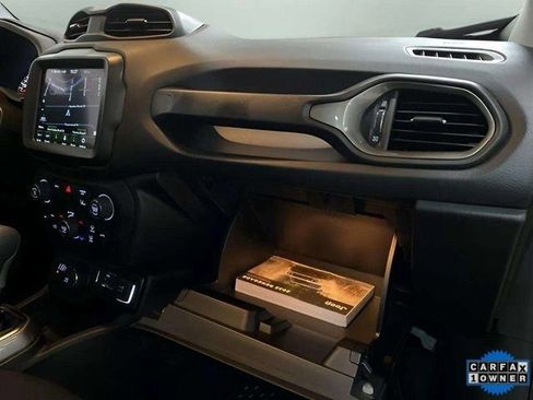 Used 2022 Jeep Renegade Latitude AWD/4WD image 80