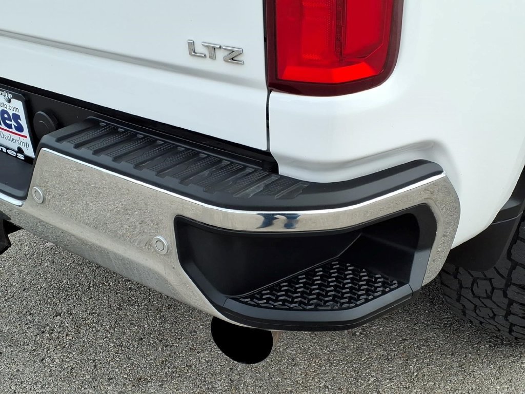 Used 2024 Chevrolet Silverado 2500 LTZ w/ LTZ Convenience Package AWD/4WD image 12