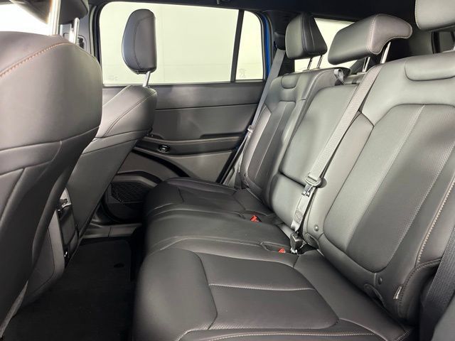 Used 2026 Jeep Cherokee Limited AWD/4WD image 38