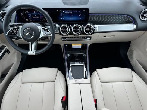 New 2025 Mercedes-Benz GLB 250 4MATIC image 14