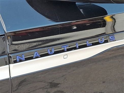 Used 2024 Lincoln Nautilus Reserve w/ Equipment Group 202A image 30