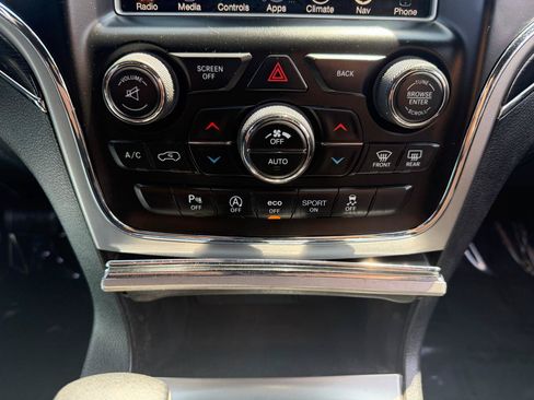 Used 2017 Jeep Grand Cherokee Trailhawk AWD/4WD image 15