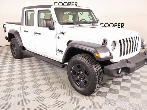 Used 2021 Jeep Gladiator Sport image 1