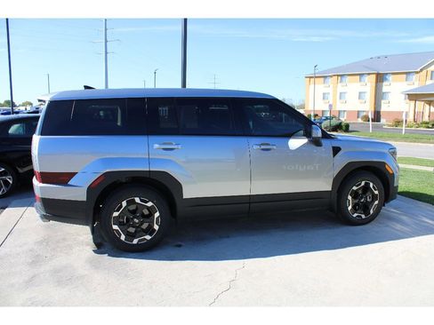 Used 2025 Hyundai Santa Fe SE image 5