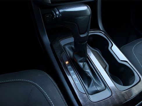 Used 2017 GMC Canyon SLE w/ SLE Convenience Package image 19