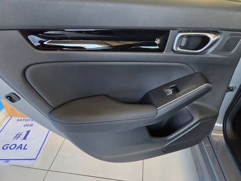 Used 2025 Honda Civic Sport image 15