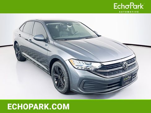 Used 2023 Volkswagen Jetta SE w/ Panoramic Sunroof Package image 1