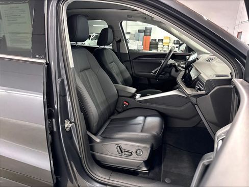 Certified 2025 Audi Q5 Premium w/ Convenience Package AWD/4WD image 11