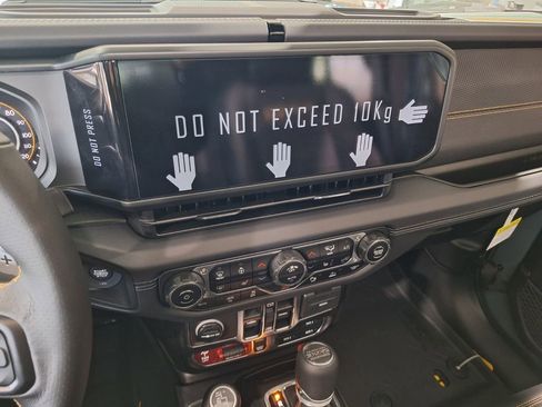 New 2025 Jeep Wrangler Unlimited Rubicon 392 image 22