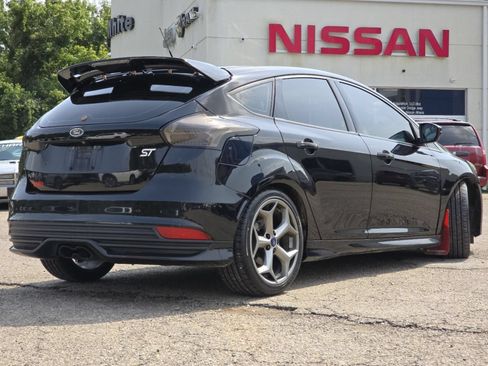 Used 2018 Ford Focus ST FWD image 18