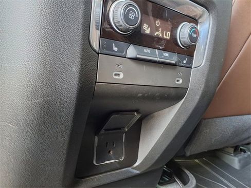 Used 2022 Chevrolet Tahoe High Country image 29