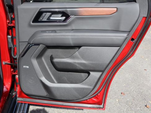 New 2026 GMC Yukon Denali w/ Denali Reserve Package image 25