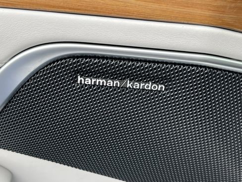 Used 2019 Mercedes-Benz SL 550 image 19