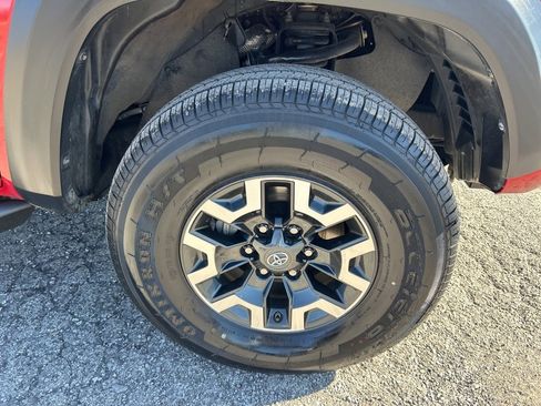 Used 2021 Toyota Tacoma TRD Off-Road image 5