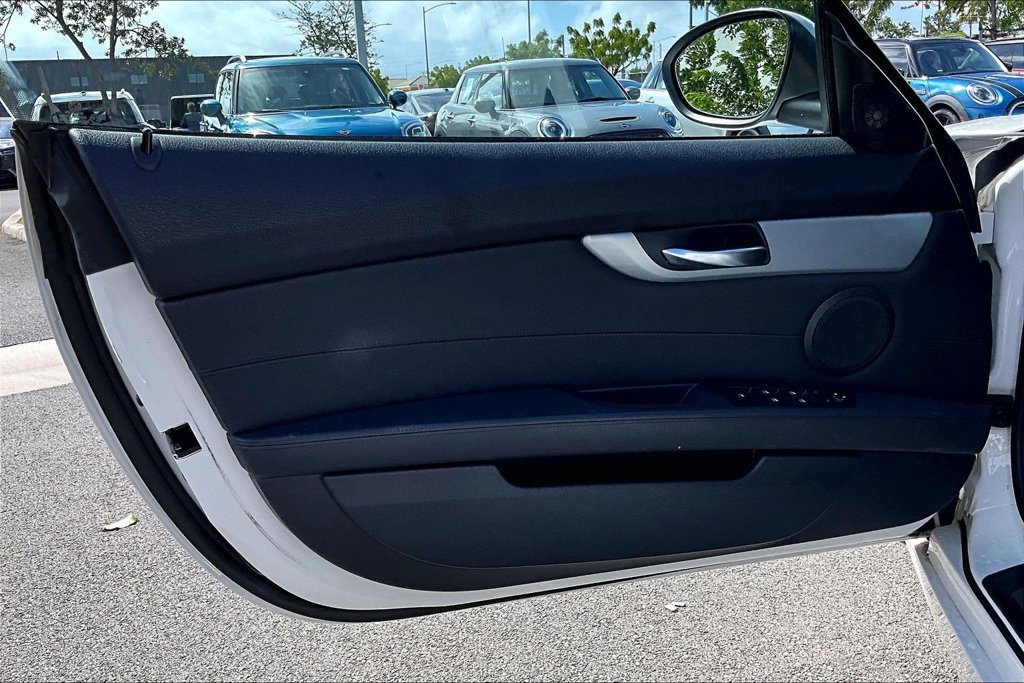 Used 2011 BMW Z4 sDrive35i RWD image 22