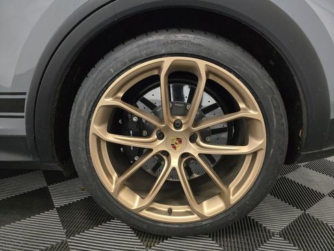 Certified 2024 Porsche Cayenne Turbo GT image 23