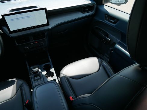 Used 2025 Ford Maverick Lariat w/ Black Appearance Package AWD/4WD image 9