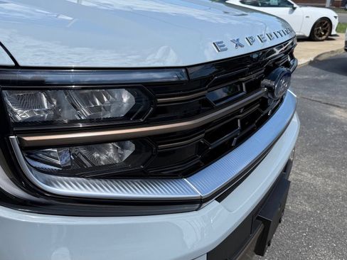 Used 2025 Ford Expedition King Ranch AWD/4WD image 16