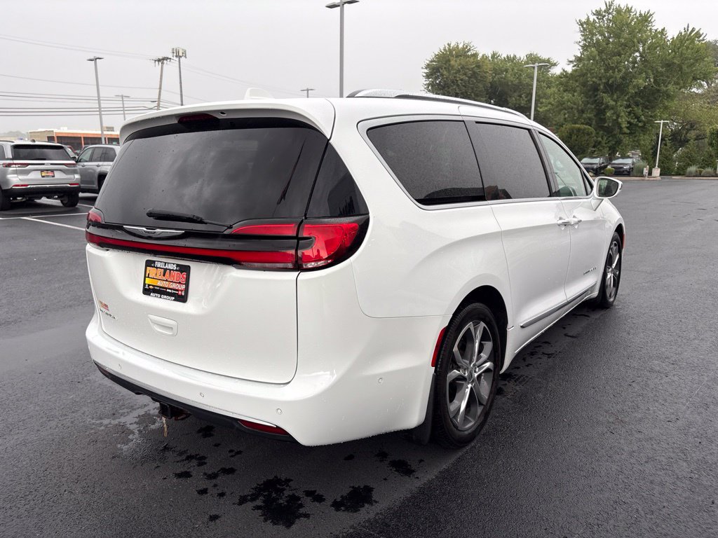 Used 2022 Chrysler Pacifica Pinnacle FWD image 5