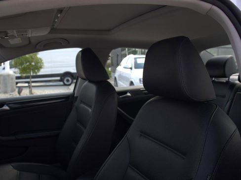 Used 2017 Volkswagen Jetta SEL image 16