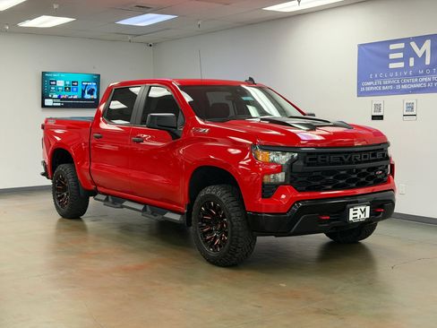 Used 2022 Chevrolet Silverado 1500 Custom Trail Boss w/ LPO, Dark Essentials Package AWD/4WD image 2