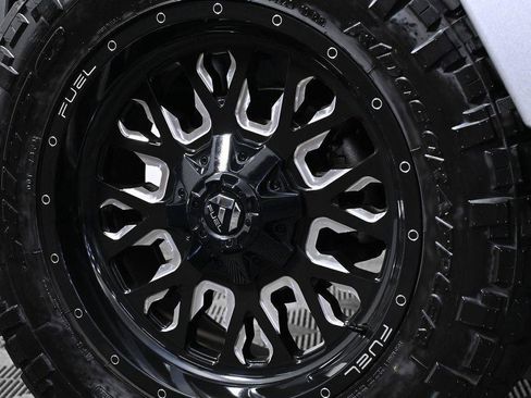 Used 2016 Jeep Wrangler Unlimited Sahara image 41