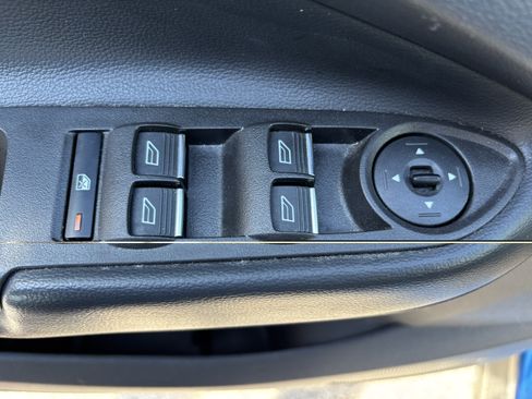 Used 2019 Ford Escape Titanium w/ U9j03 - Titanium Tow Package AWD/4WD image 17