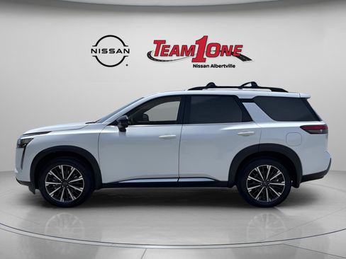 New 2026 Nissan Pathfinder Platinum FWD image 5
