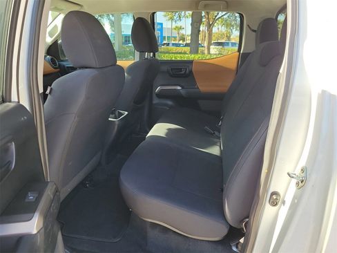 Used 2017 Toyota Tacoma SR5 w/ Tow Package image 10