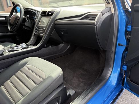 Used 2019 Ford Fusion SE FWD image 10