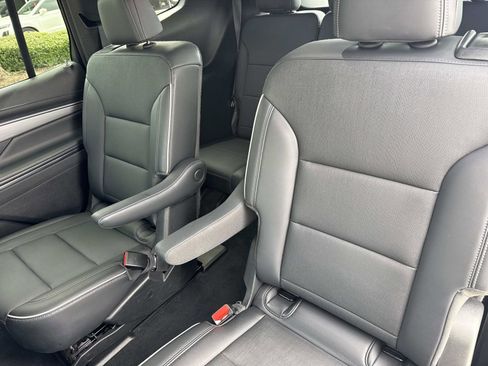 Used 2025 Buick Enclave Preferred image 13