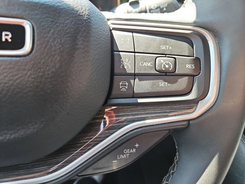 Used 2022 Jeep Wagoneer Series III image 27