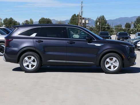 New 2026 Kia Sorento LX FWD image 2