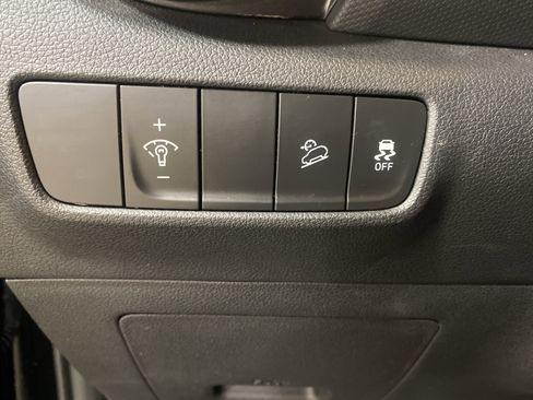 Used 2023 Hyundai Kona SEL w/ Winter Weather Package image 3