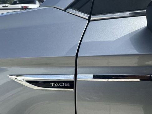 Used 2024 Volkswagen Taos SE FWD image 37