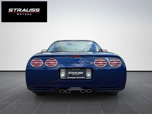 Used 2004 Chevrolet Corvette Coupe w/ Preferred Equipment Group image 8