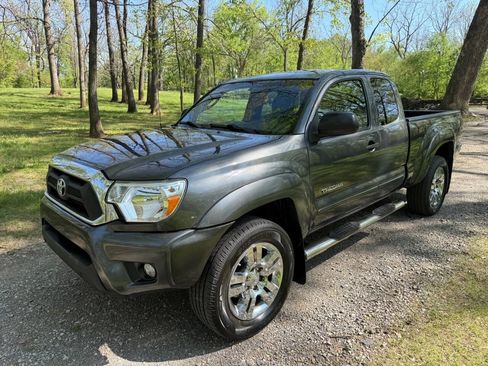 Used 2012 Toyota Tacoma PreRunner w/ SR5 Pkg image 6