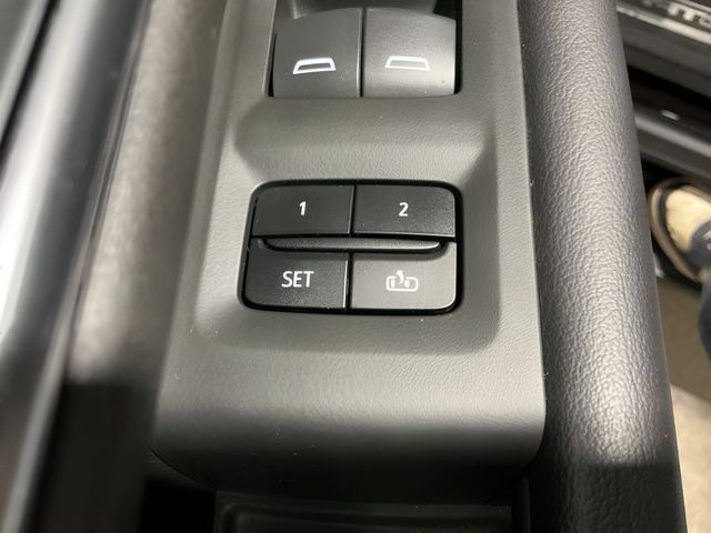 Used 2022 GMC Yukon AT4 AWD/4WD image 11
