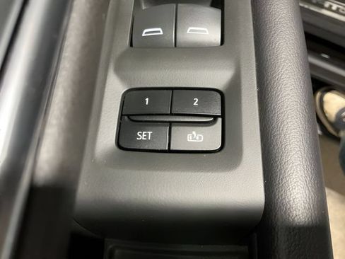 Used 2022 GMC Yukon AT4 AWD/4WD image 11