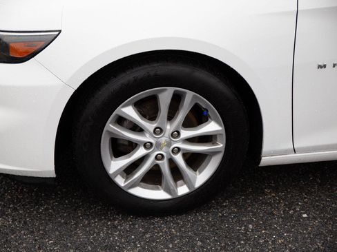 Used 2018 Chevrolet Malibu LT image 16