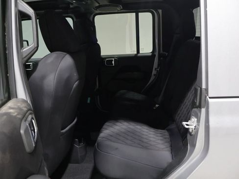 Certified 2020 Jeep Gladiator Rubicon AWD/4WD image 16