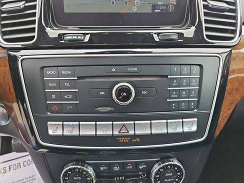 Used 2017 Mercedes-Benz GLS 550 4MATIC image 31