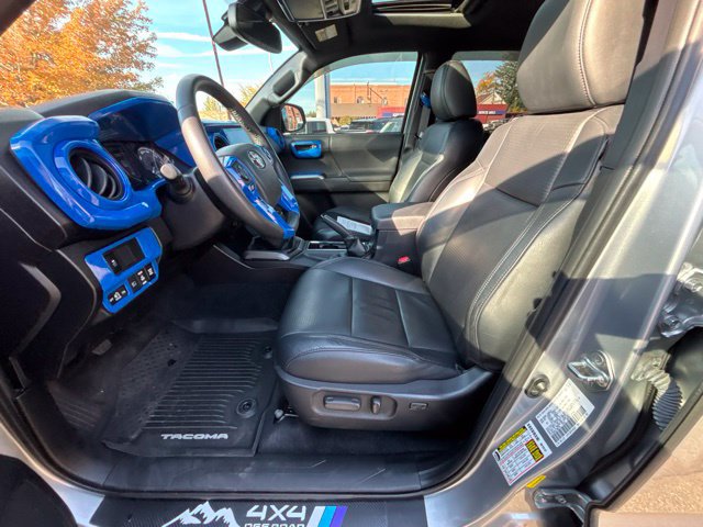 Used 2020 Toyota Tacoma TRD Off-Road w/ TRD Premium Off Road Package AWD/4WD image 20