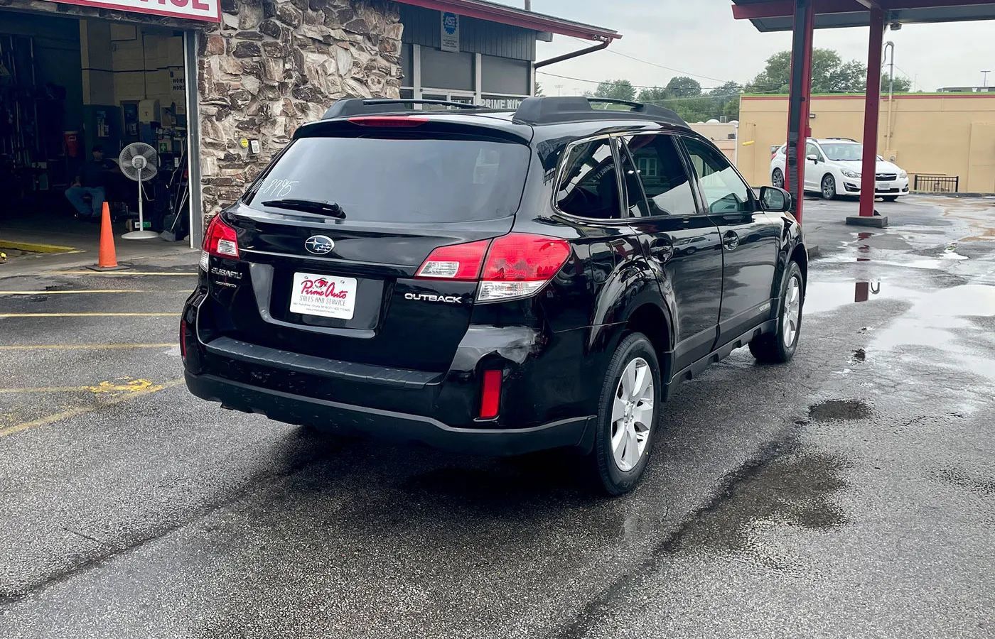 Used 2010 Subaru Outback 2.5i Premium AWD/4WD image 7