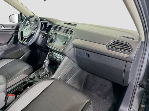 Used 2019 Volkswagen Tiguan SE AWD/4WD image 30