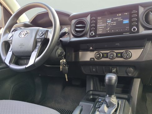Used 2022 Toyota Tacoma SR w/ SR Convenience Package image 3