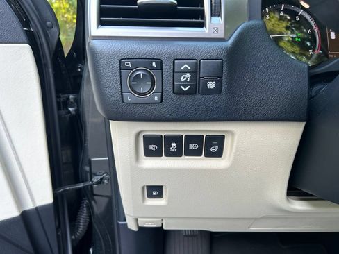 Used 2023 Lexus GX 460 Premium w/ Premium Package AWD/4WD image 25